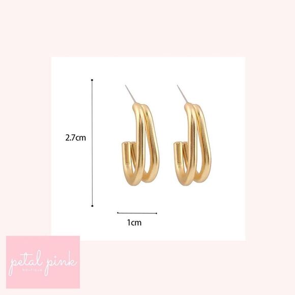 Matte Goldtone D-Shaped Stud Earrings Trending Chic - Picture 6 of 7